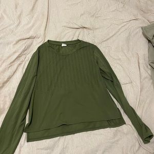 Mesh split tee from zyia active